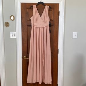 Flowy long dress in blush by Lulu’s size: L